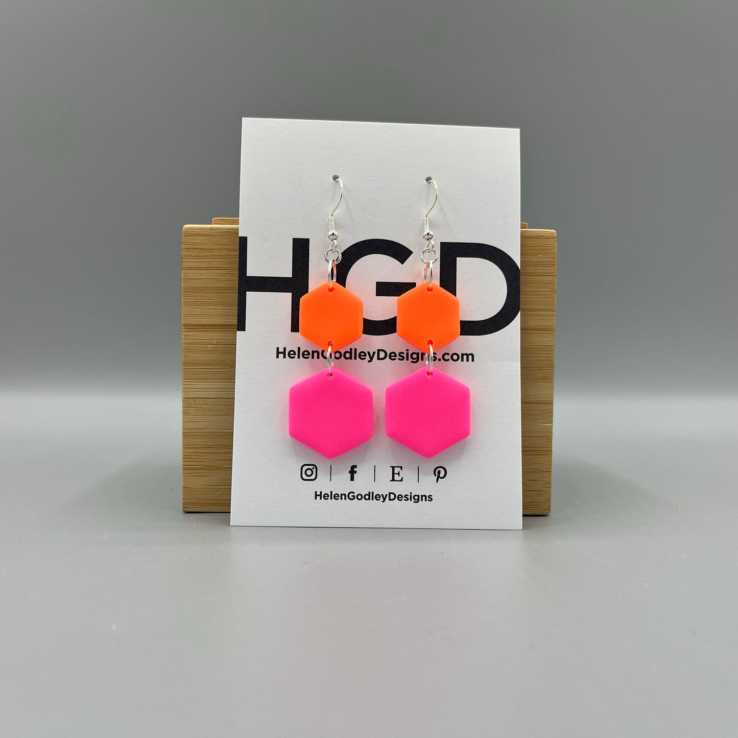 Hexagonal Dangle