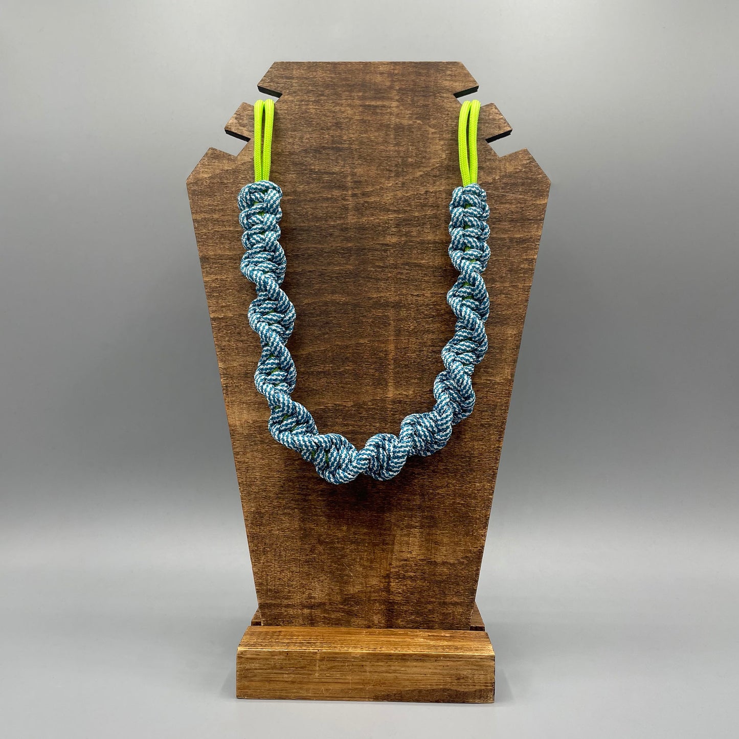 Paracord Macrame Necklace - Gingham Blue