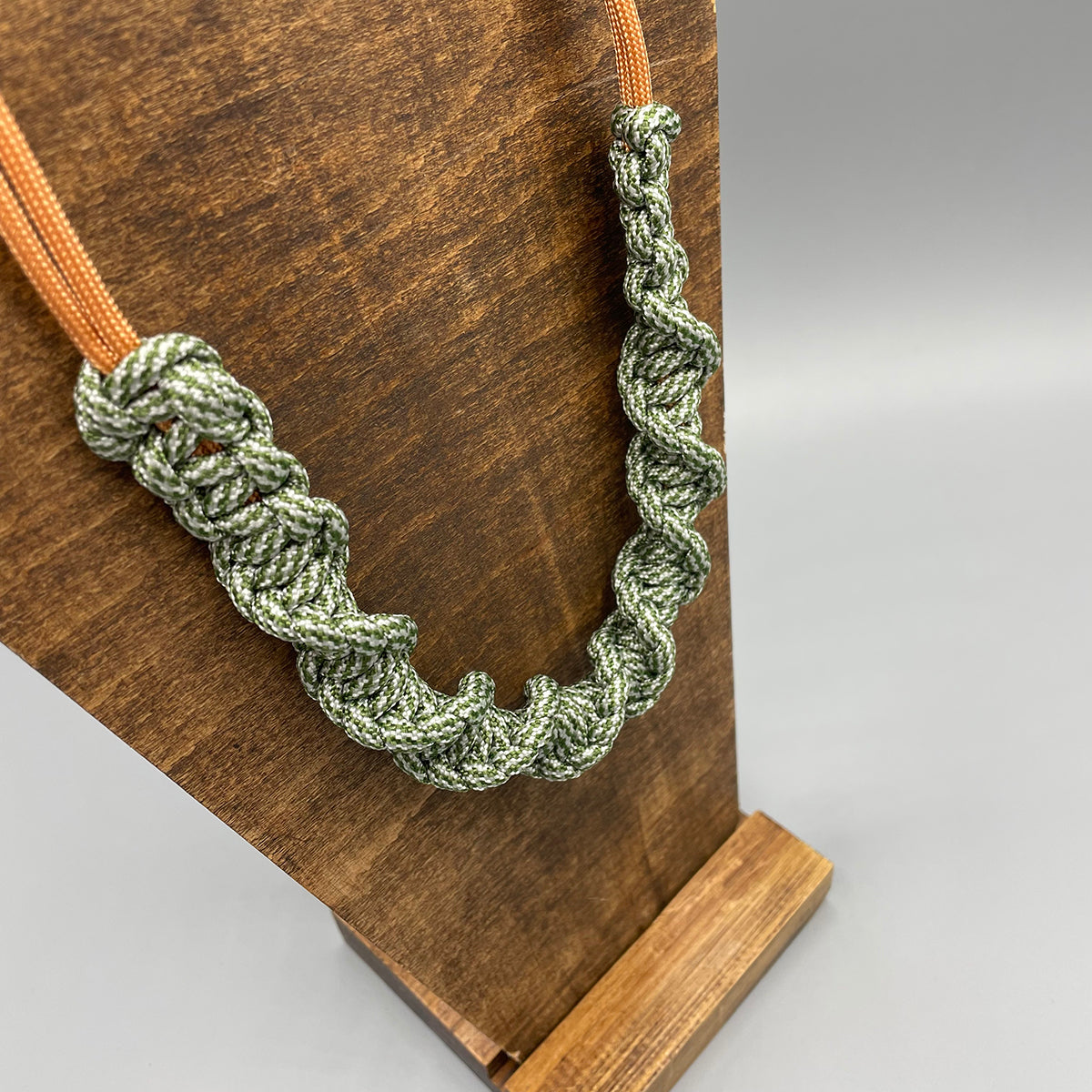 Paracord Macrame Necklace - Gingham Green